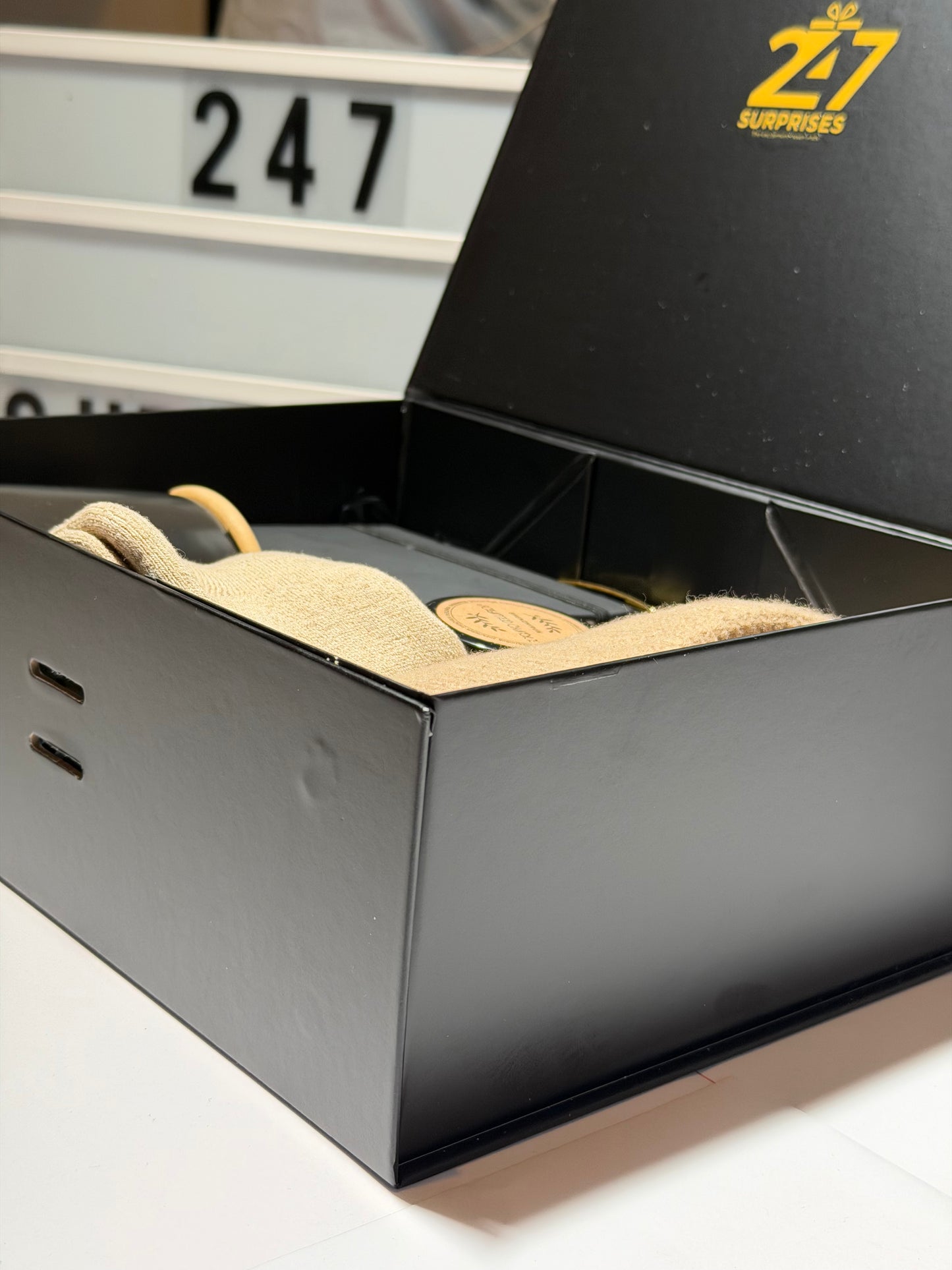 Beige Luxe (Black + Beige): Standard Box